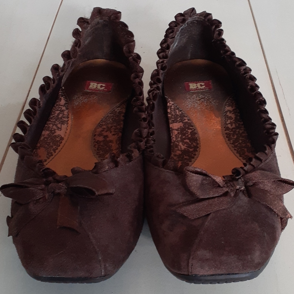 @ BC Footwear brown suede ruffled ballet flats